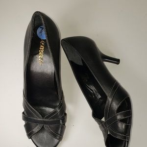 👠Aerosoles black caged peep toe heels!